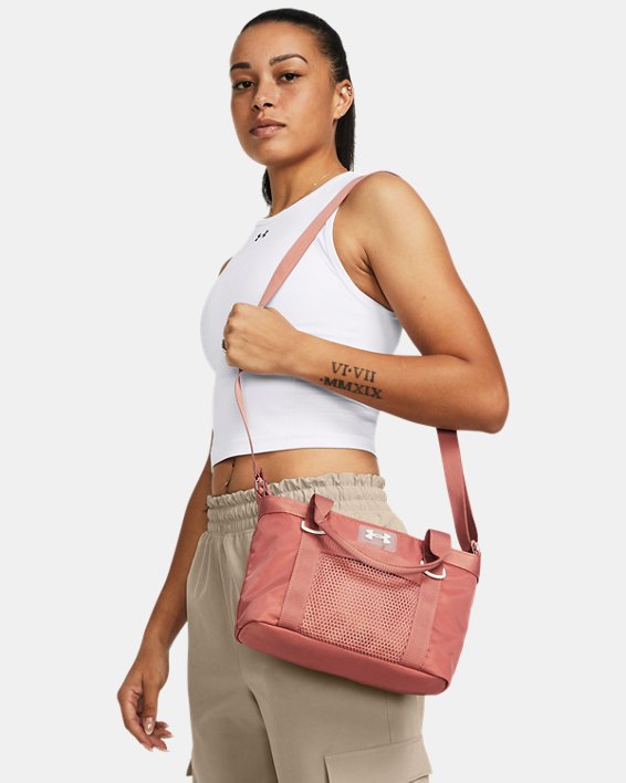 กระเป๋าสะพายพาดลำตัว UA Studio Mini สำหรับผู้หญิง in Pink image number 4